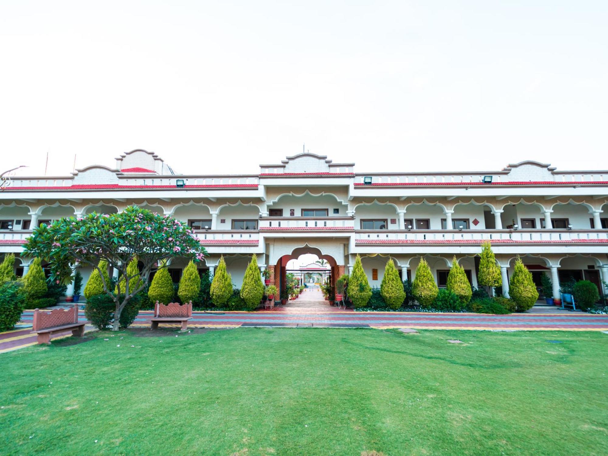 Hotel Royal Palace Sagar  Exterior photo